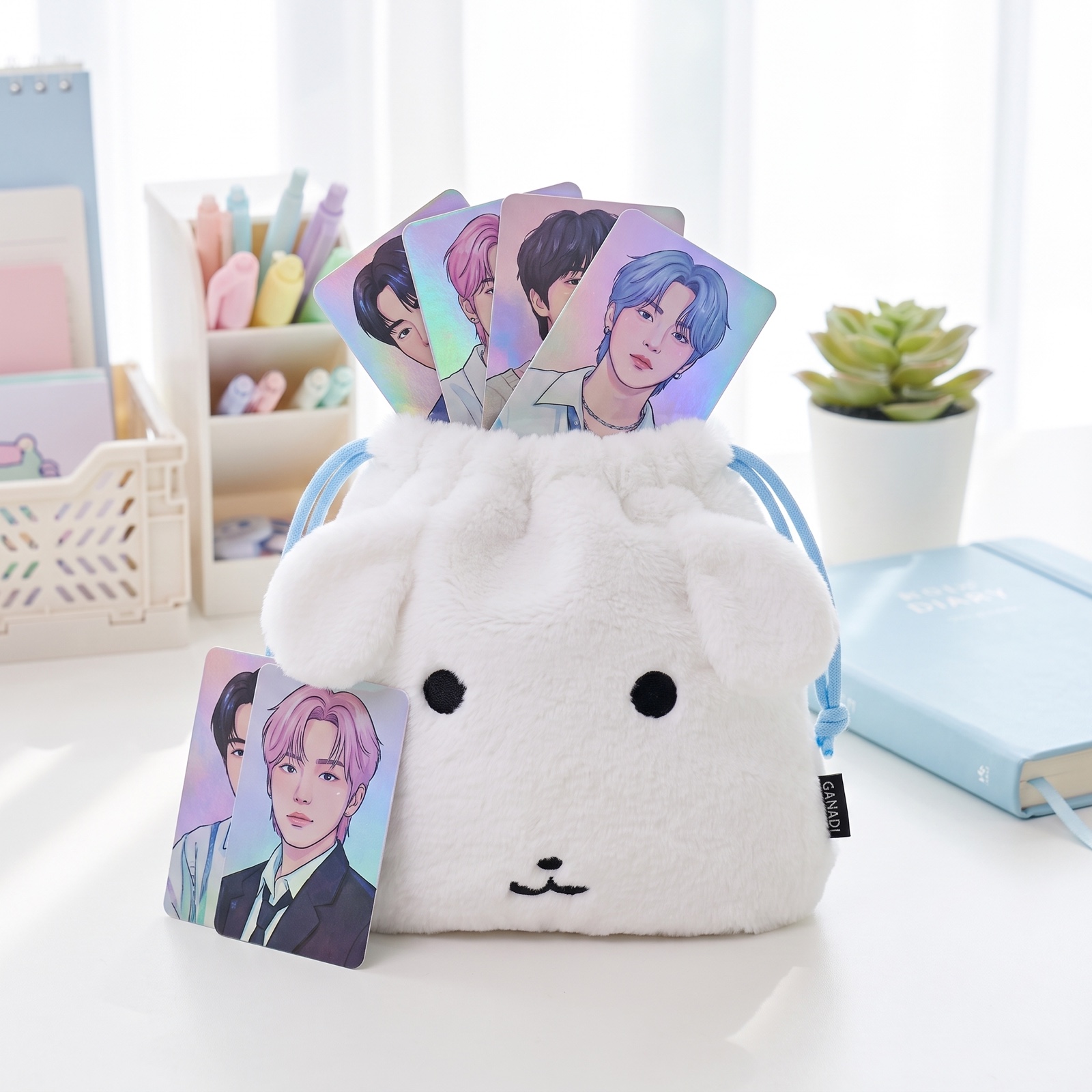 GANADI pouch holding collectible photocards